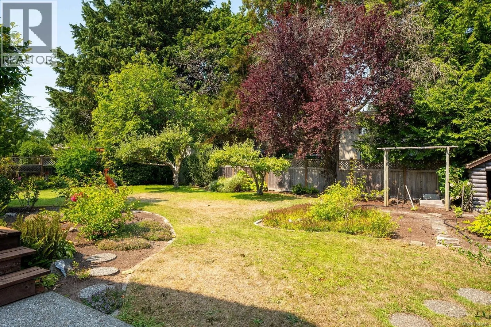 2045 San Rafael Cres