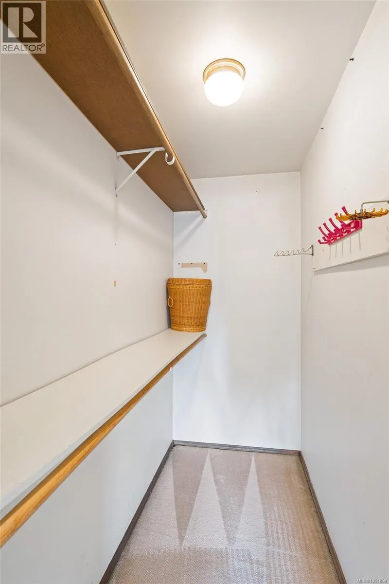 2045 San Rafael Cres