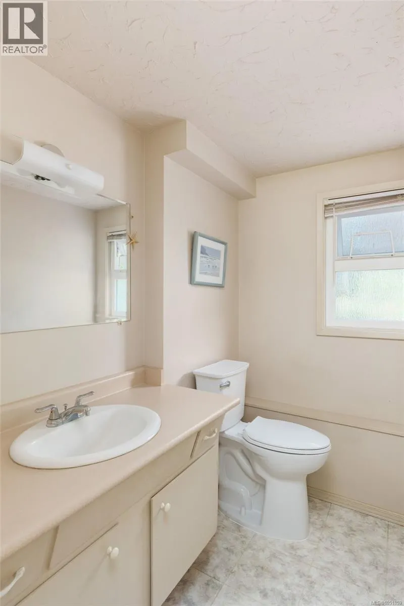 2045 San Rafael Cres