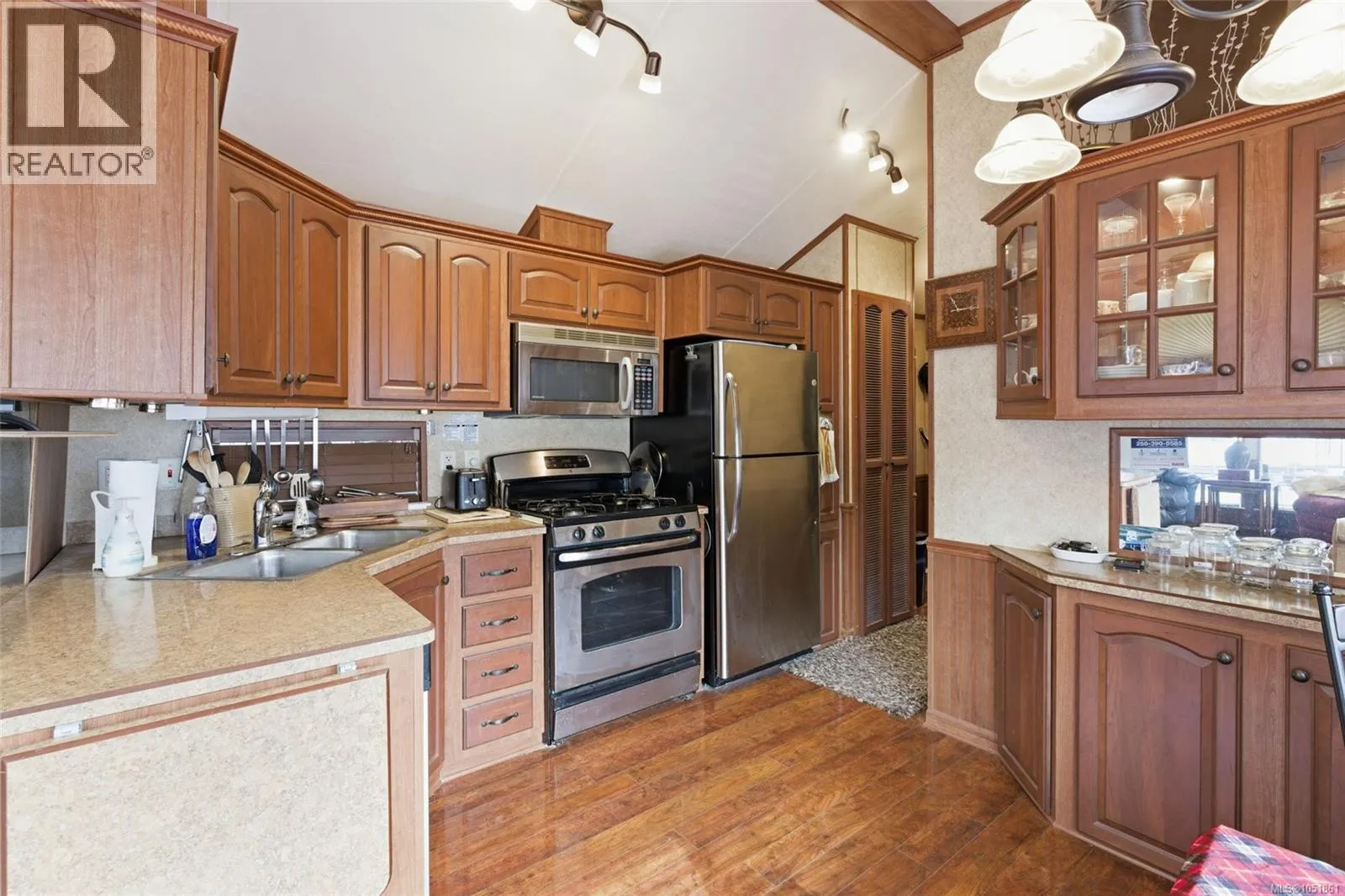 2118 Buttle Lake Way