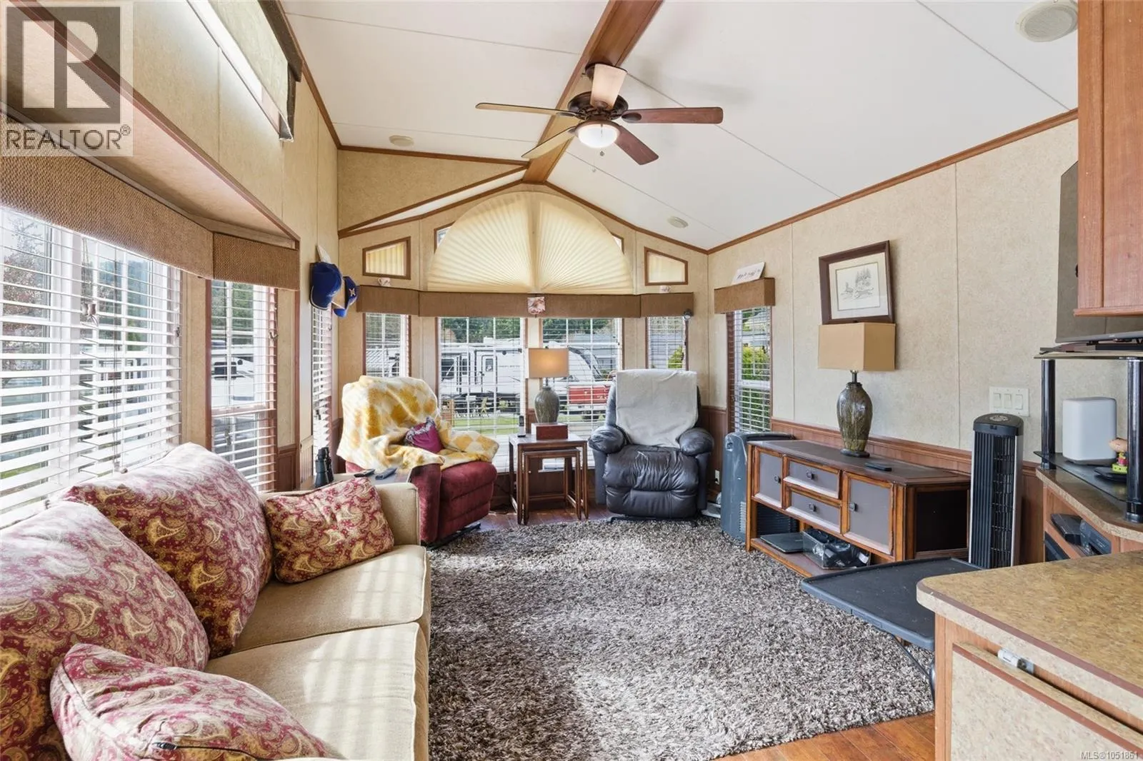2118 Buttle Lake Way