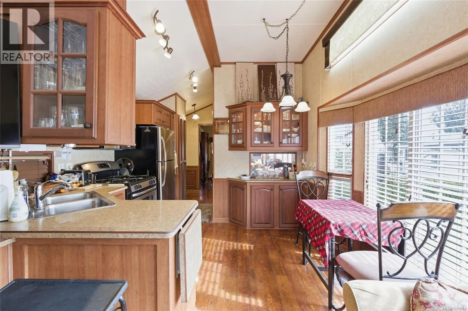 2118 Buttle Lake Way