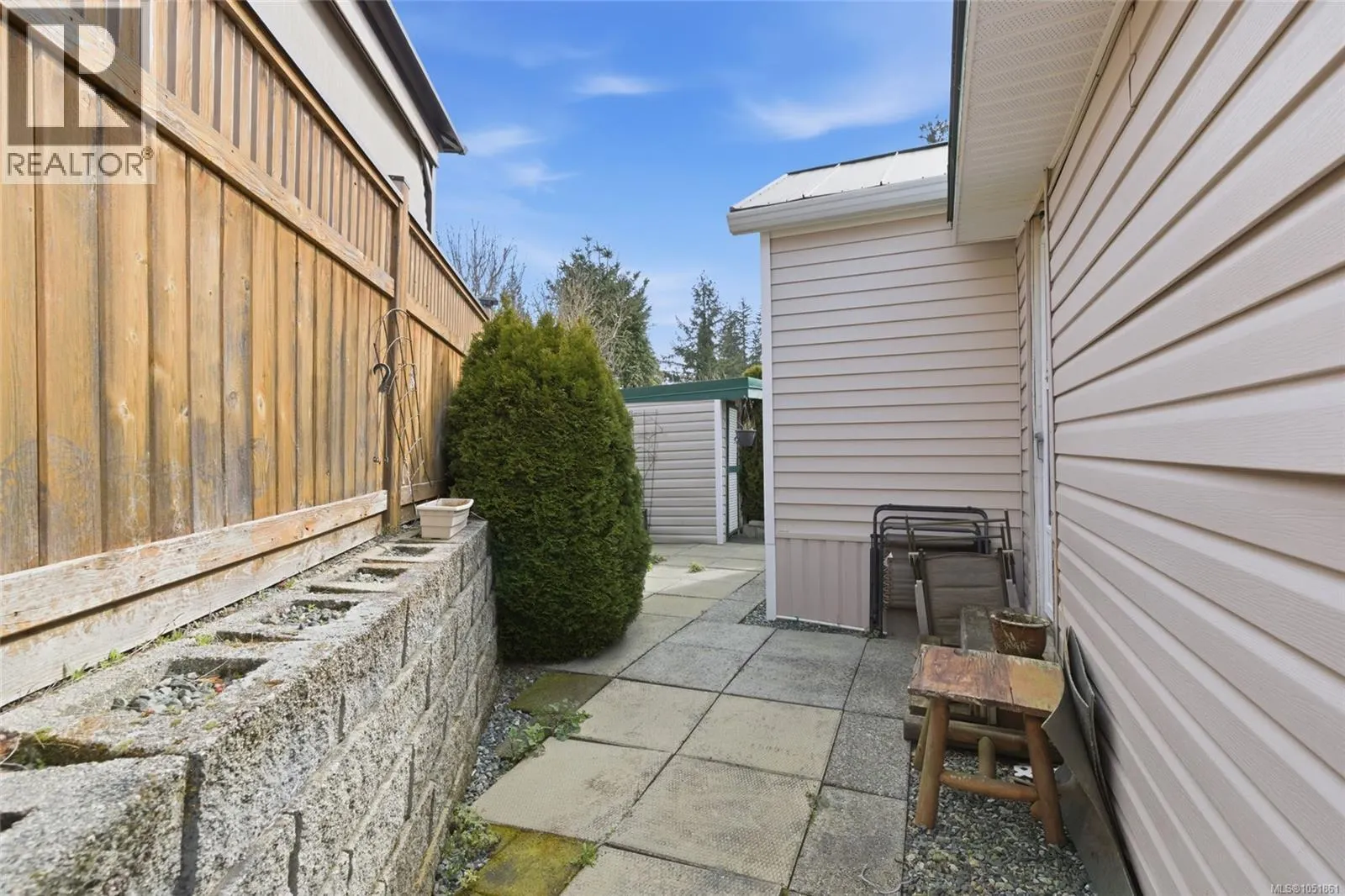 2118 Buttle Lake Way