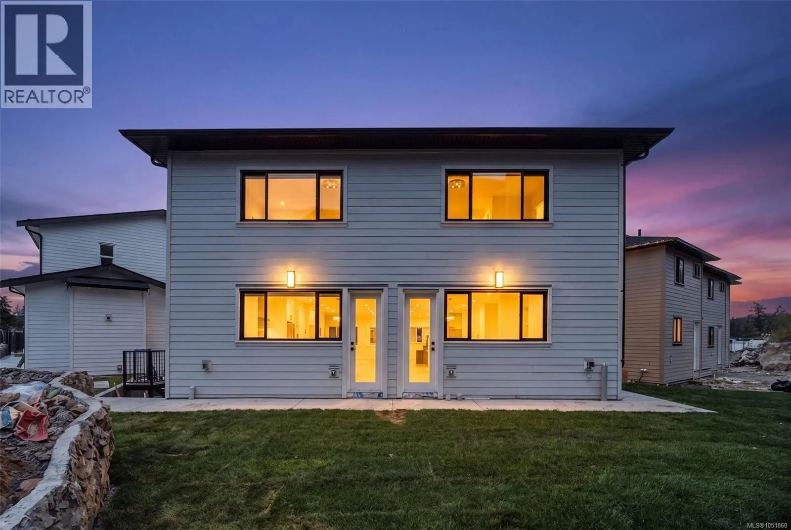 833 Blackbird Pl