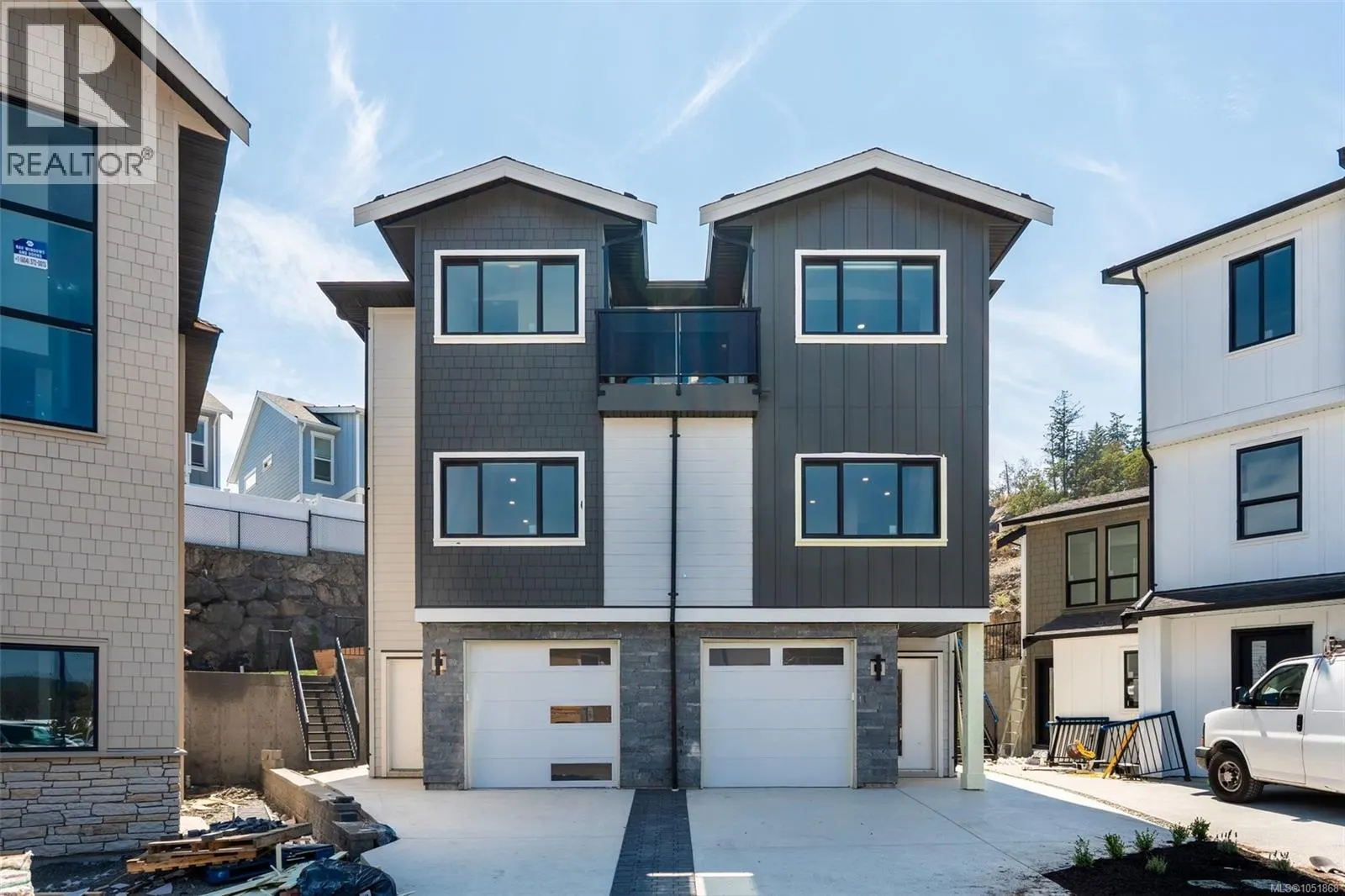 833 Blackbird Pl