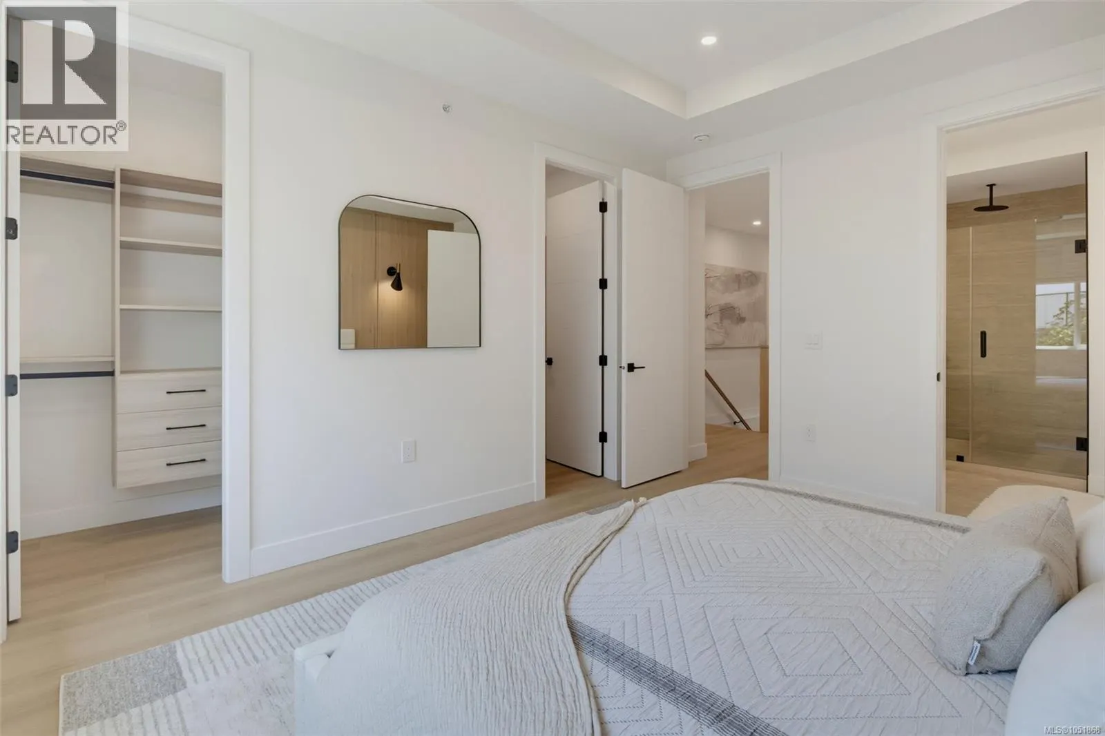833 Blackbird Pl
