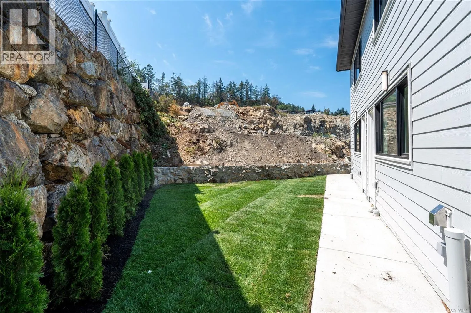 833 Blackbird Pl