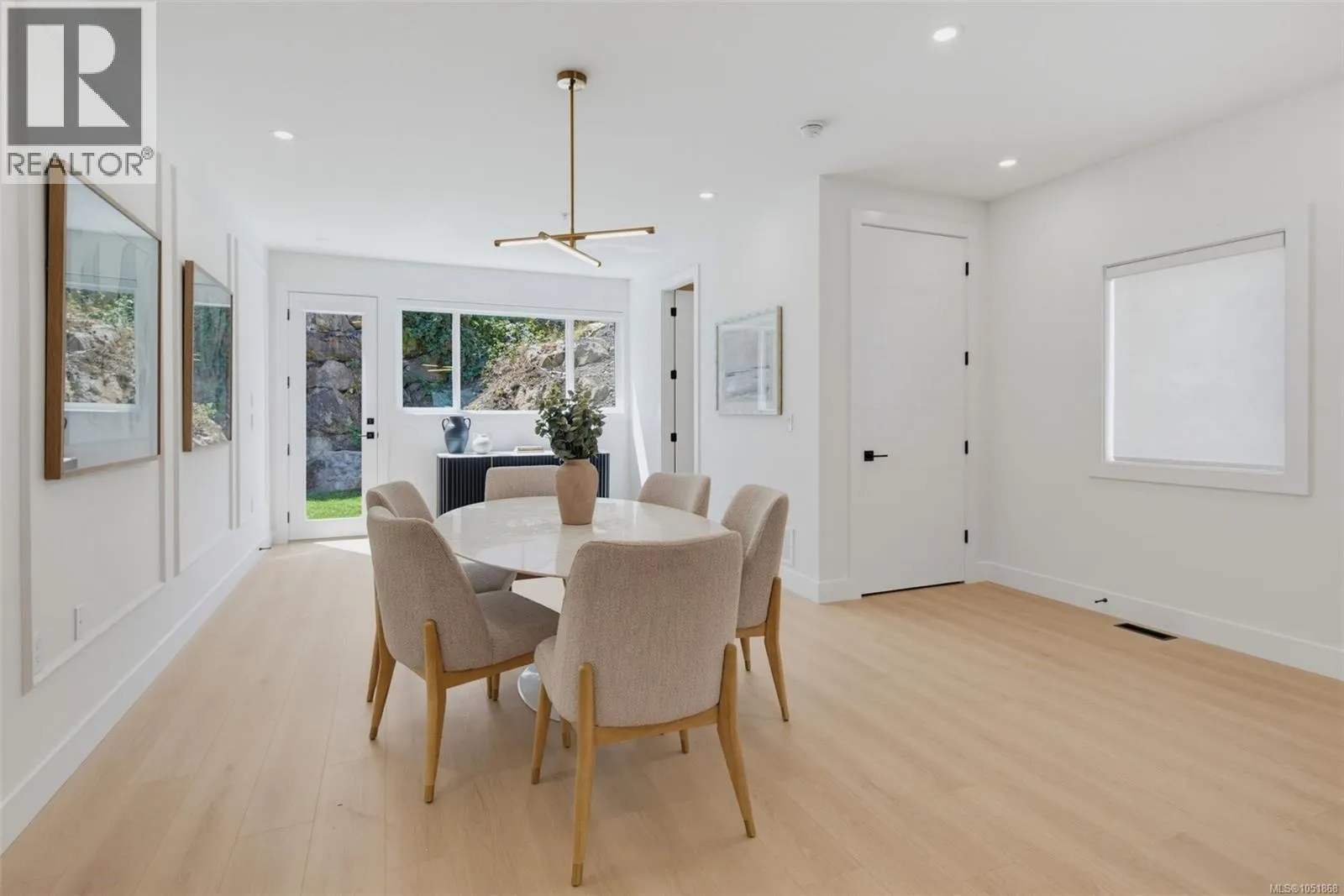 833 Blackbird Pl