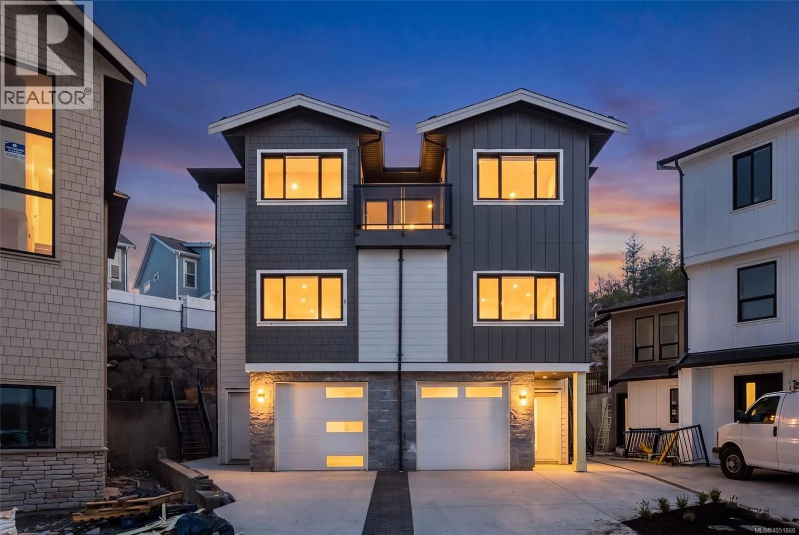 833 Blackbird Pl