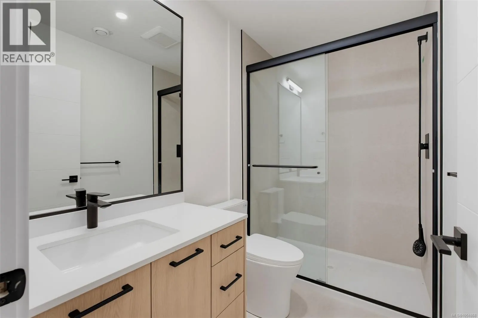 833 Blackbird Pl