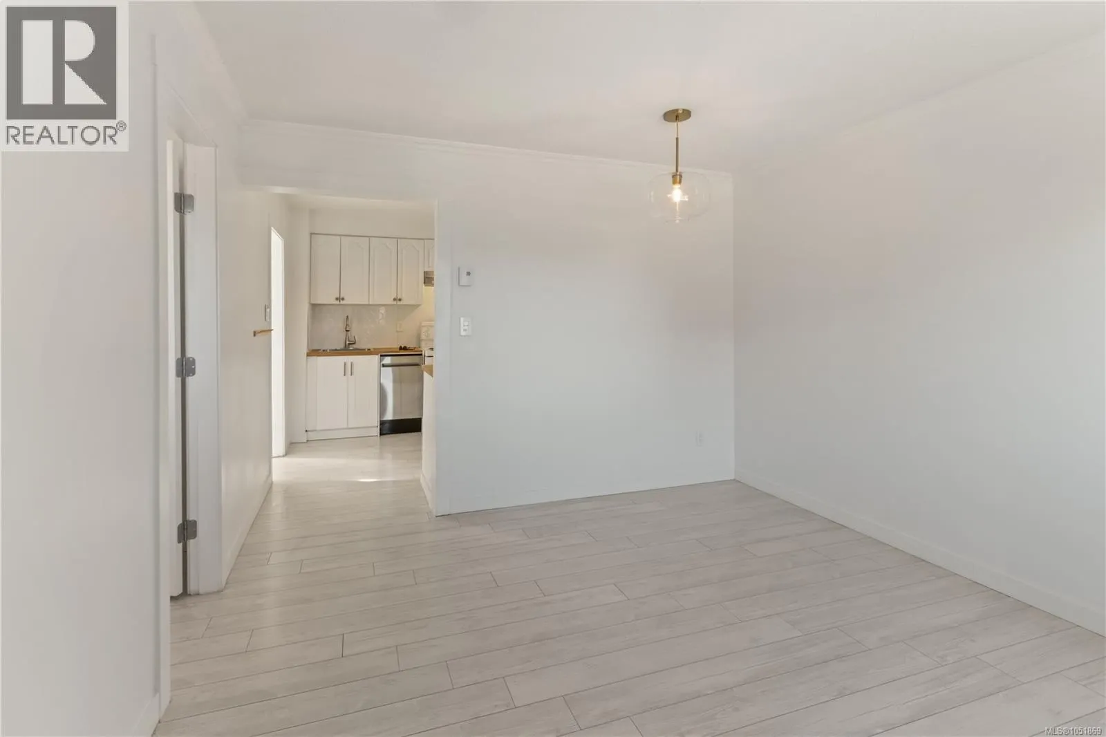 425 Stewart Ave