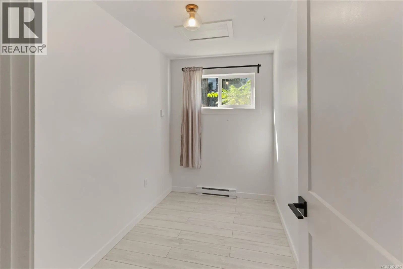 425 Stewart Ave