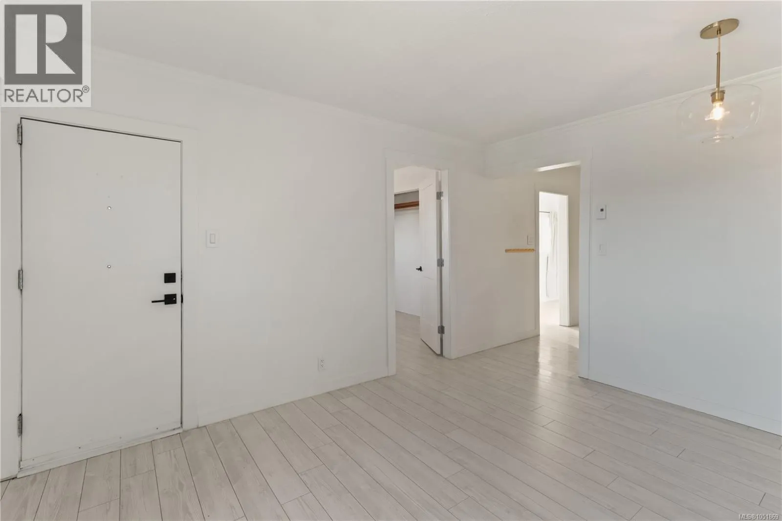 425 Stewart Ave