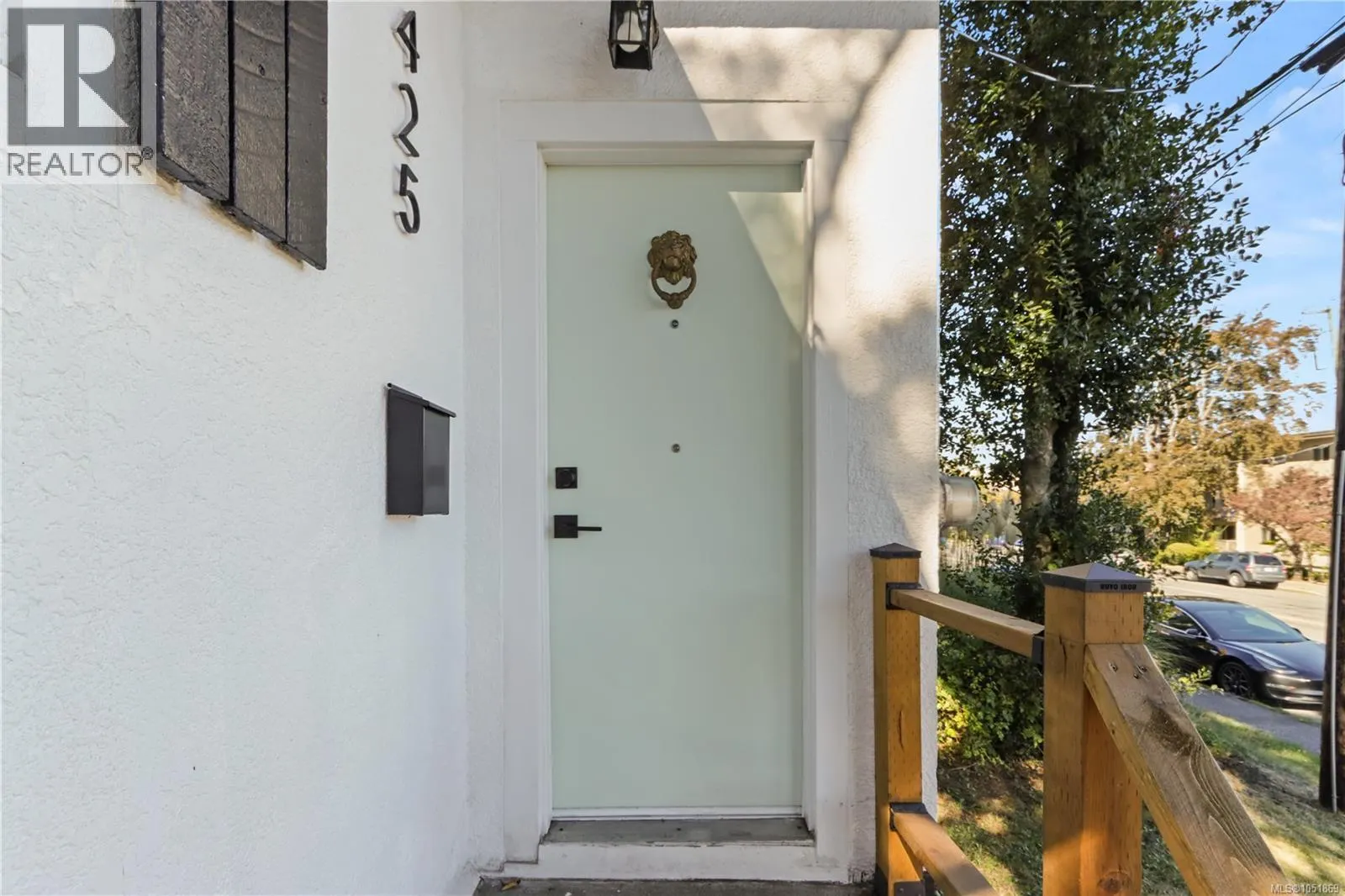 425 Stewart Ave