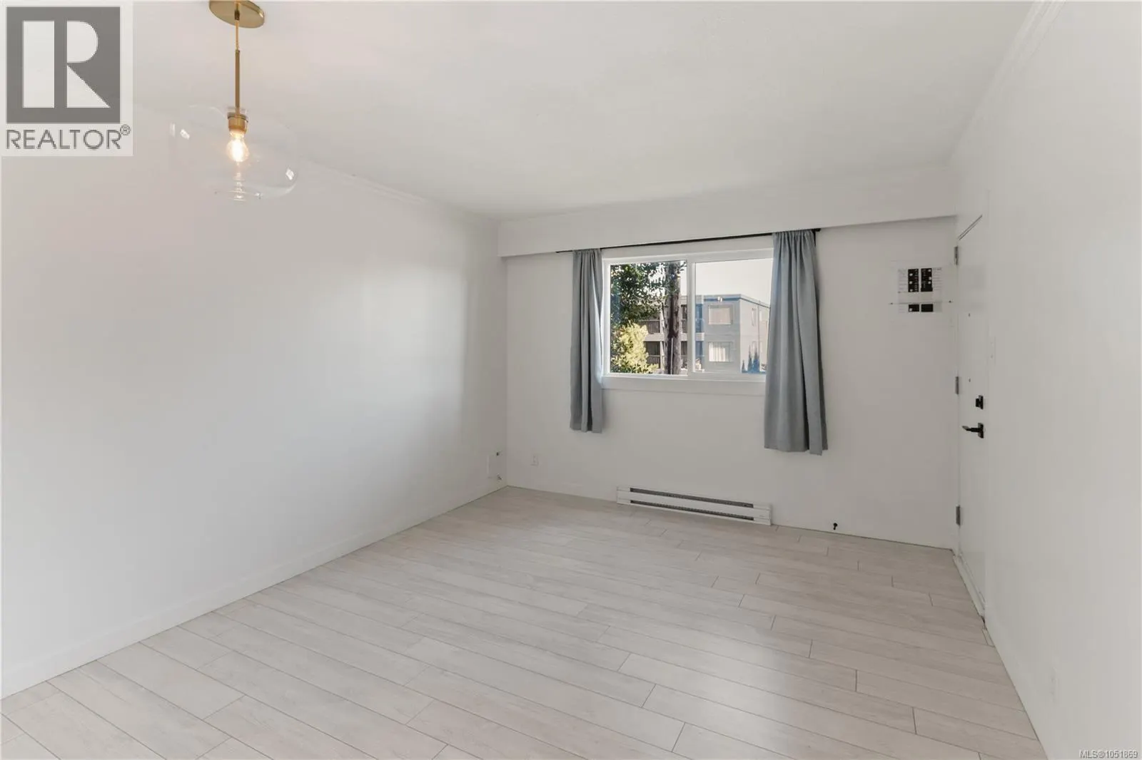 425 Stewart Ave