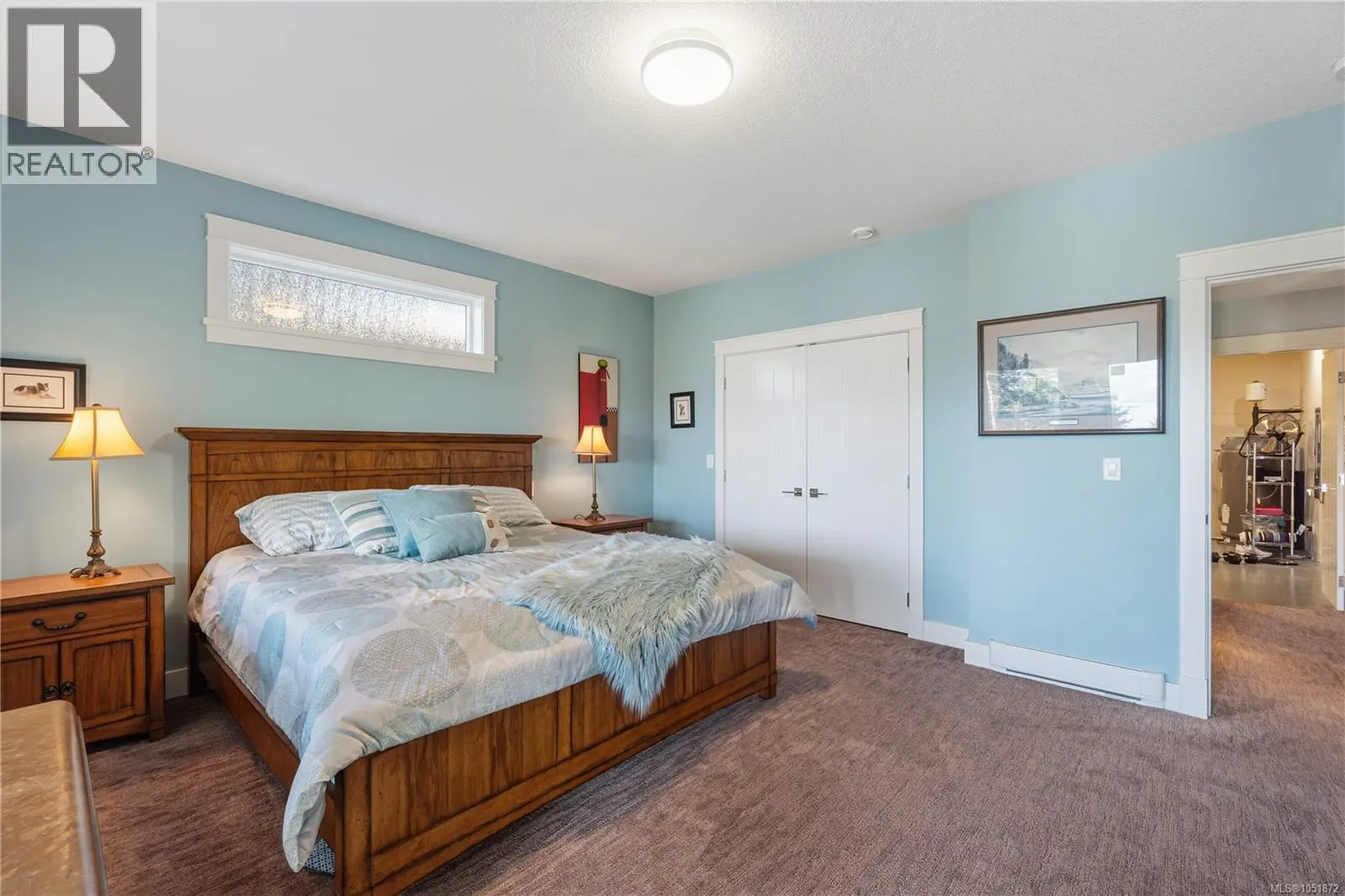 3030 Dolphin Dr
