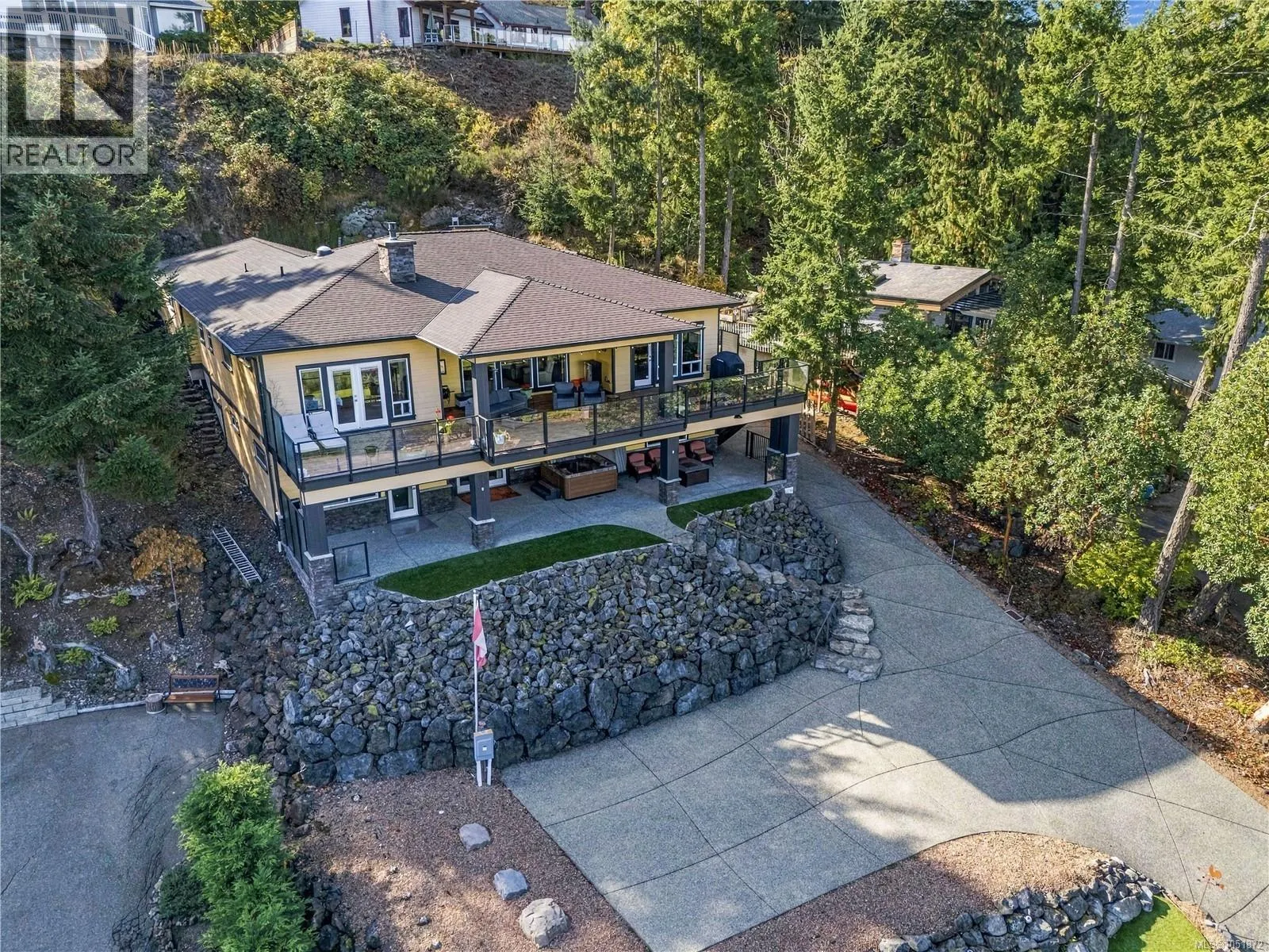 3030 Dolphin Dr