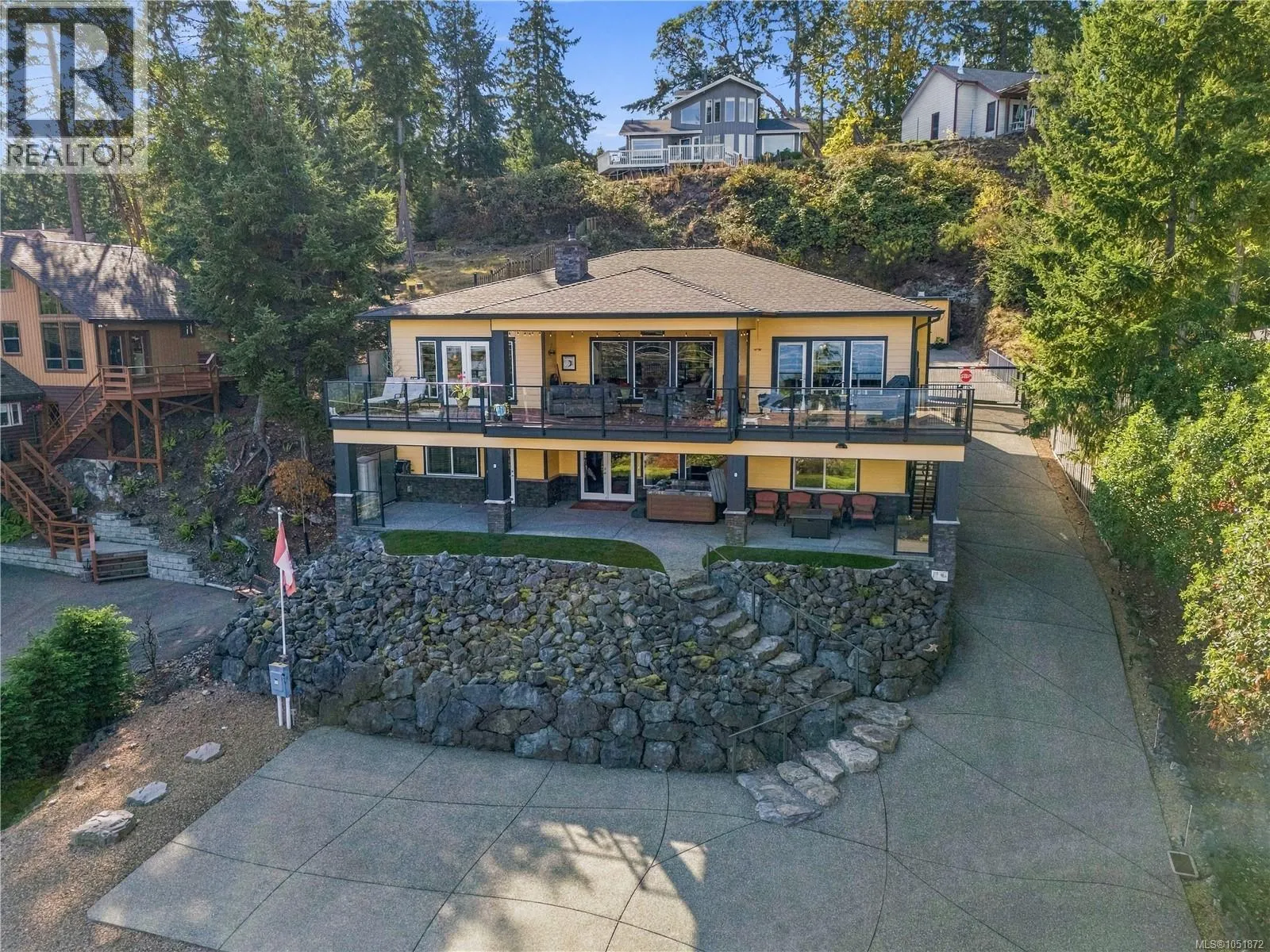 3030 Dolphin Dr