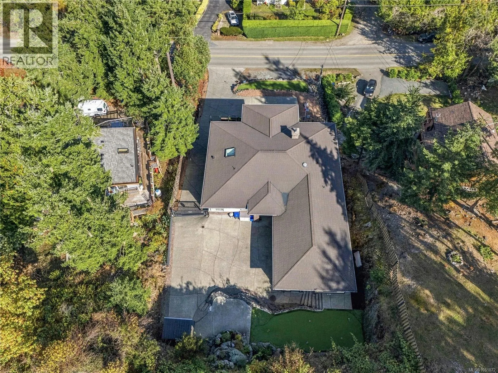 3030 Dolphin Dr