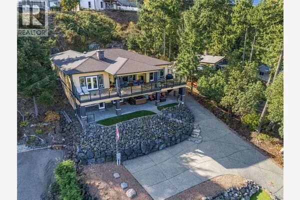 3030 Dolphin Dr