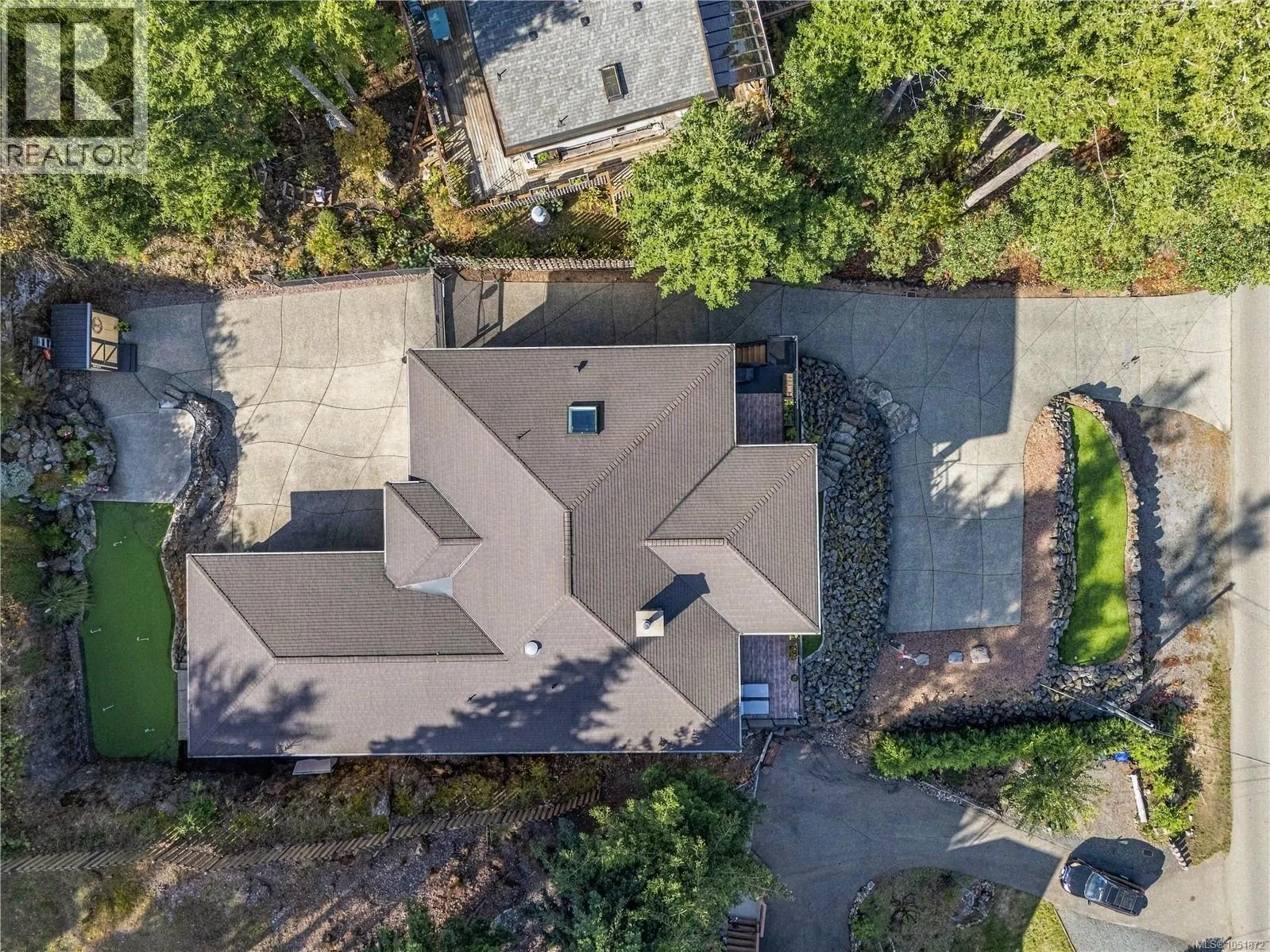 3030 Dolphin Dr