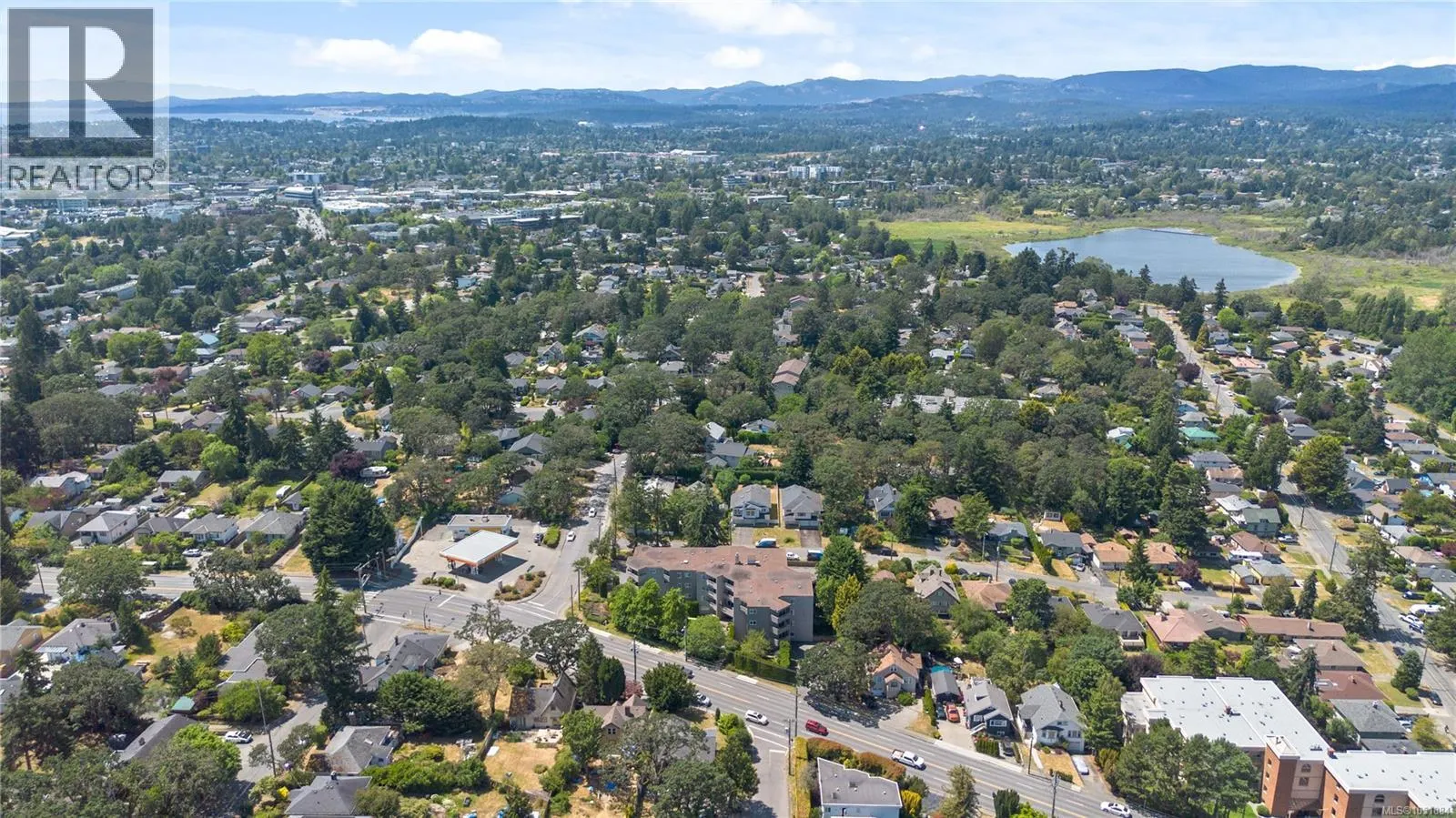 206 3800 Quadra St