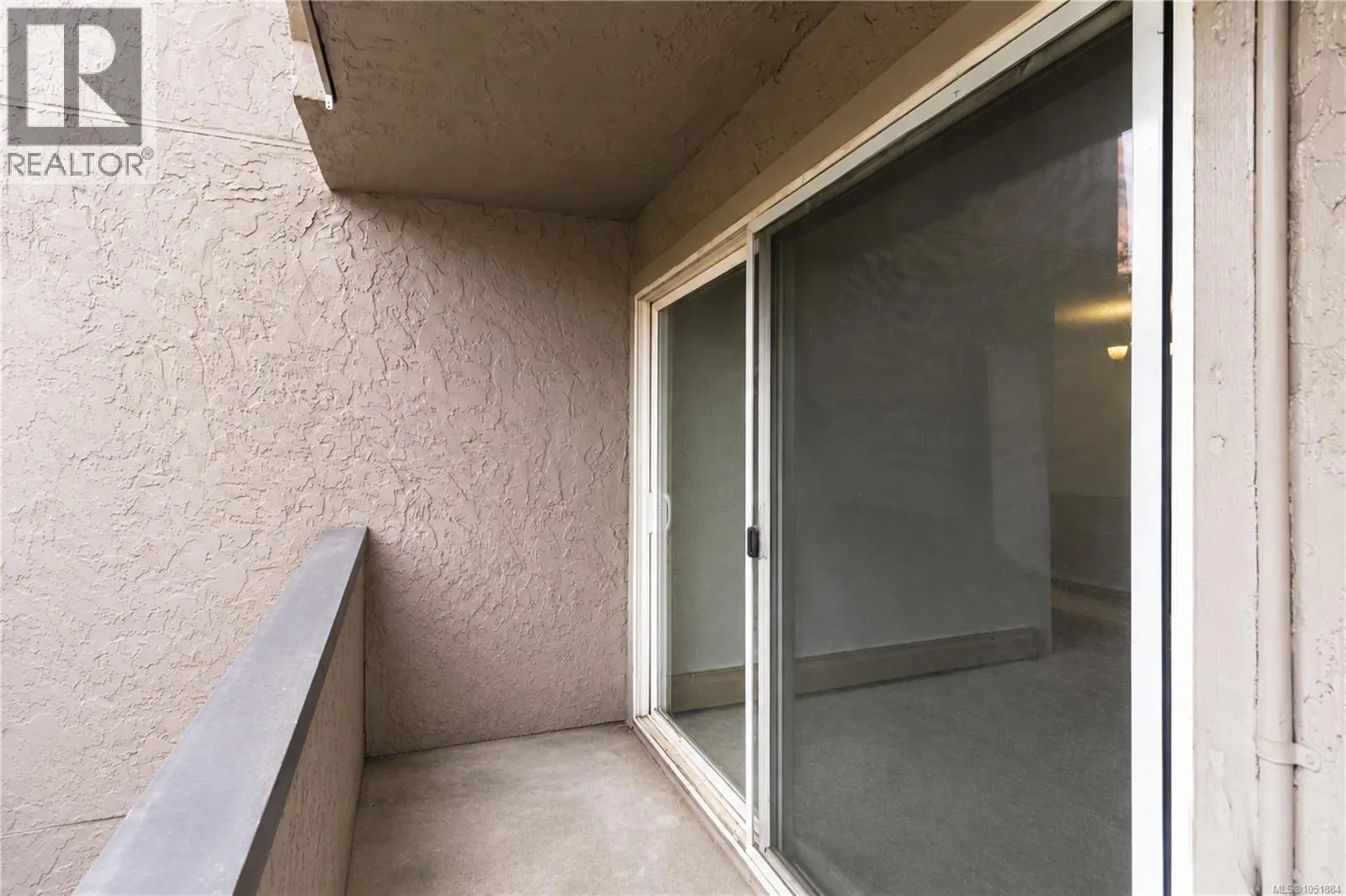 206 3800 Quadra St