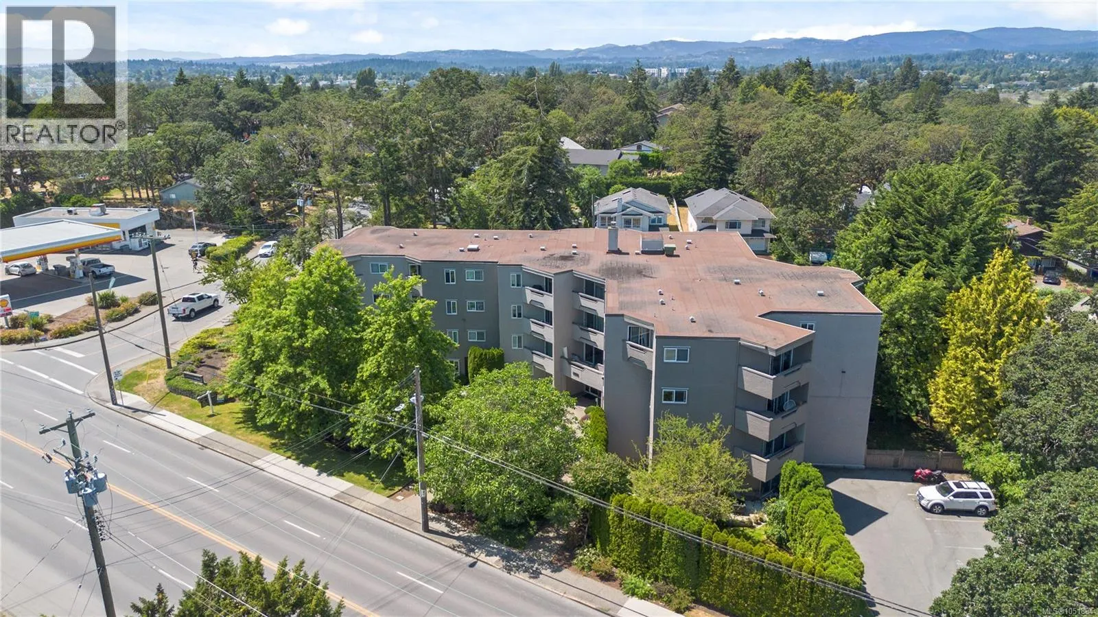 206 3800 Quadra St