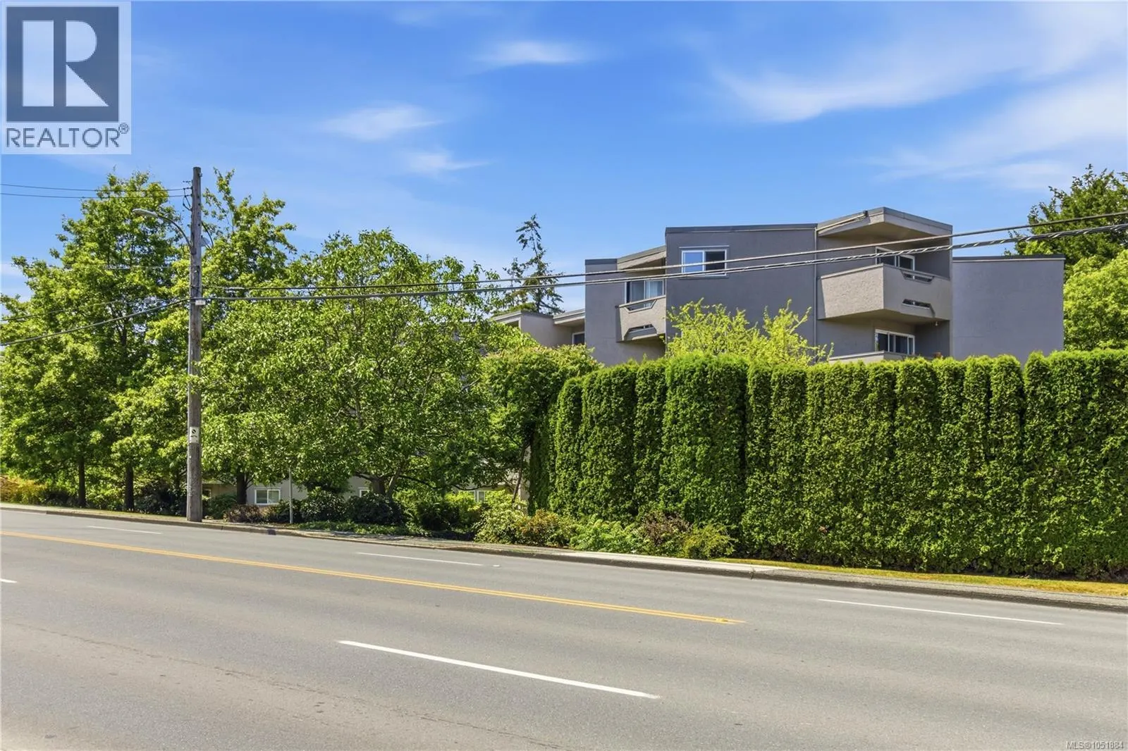 206 3800 Quadra St