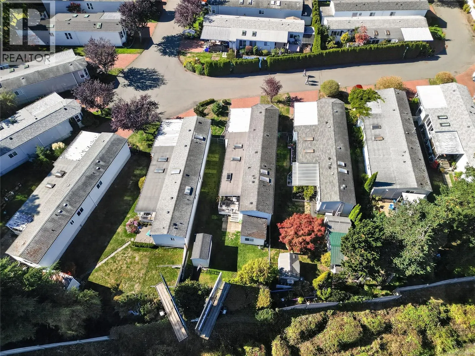 24 7401 Central Saanich Rd