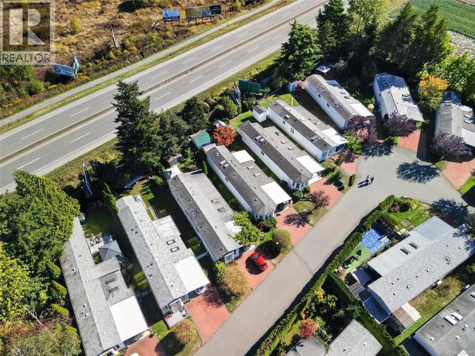 24 7401 Central Saanich Rd
