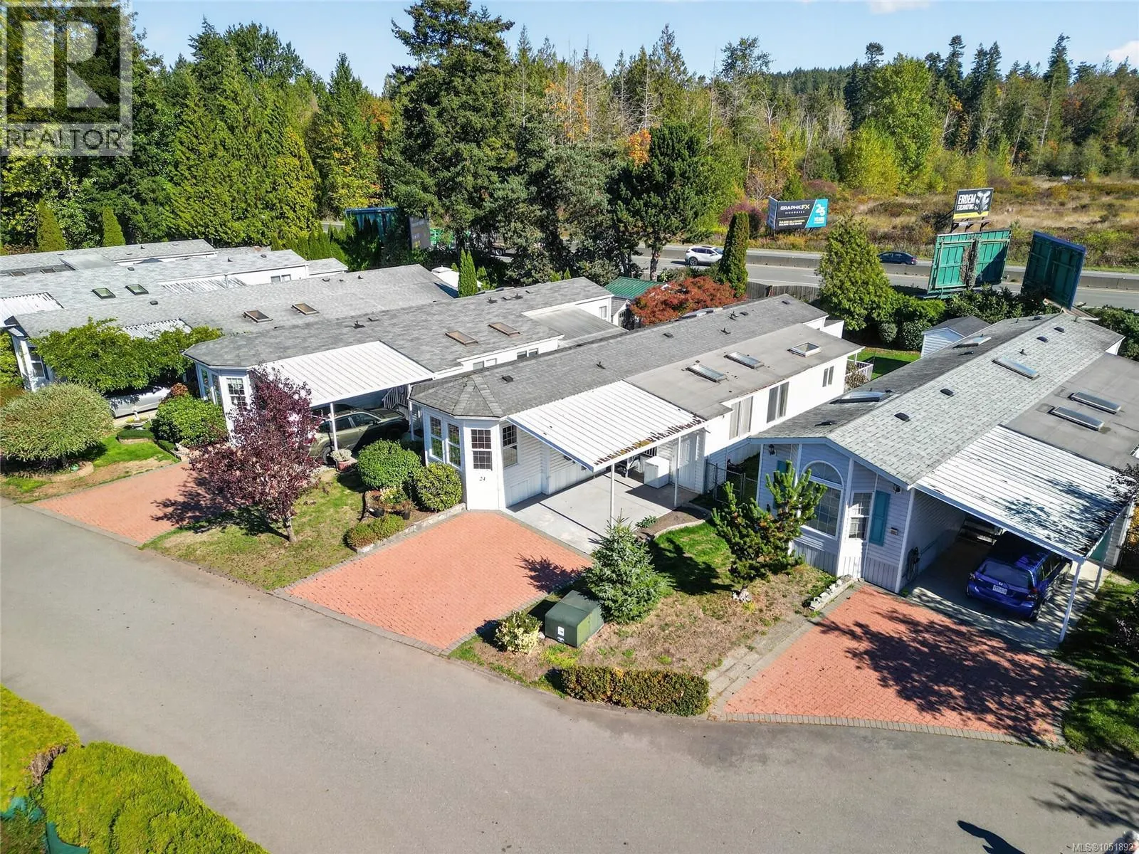 24 7401 Central Saanich Rd