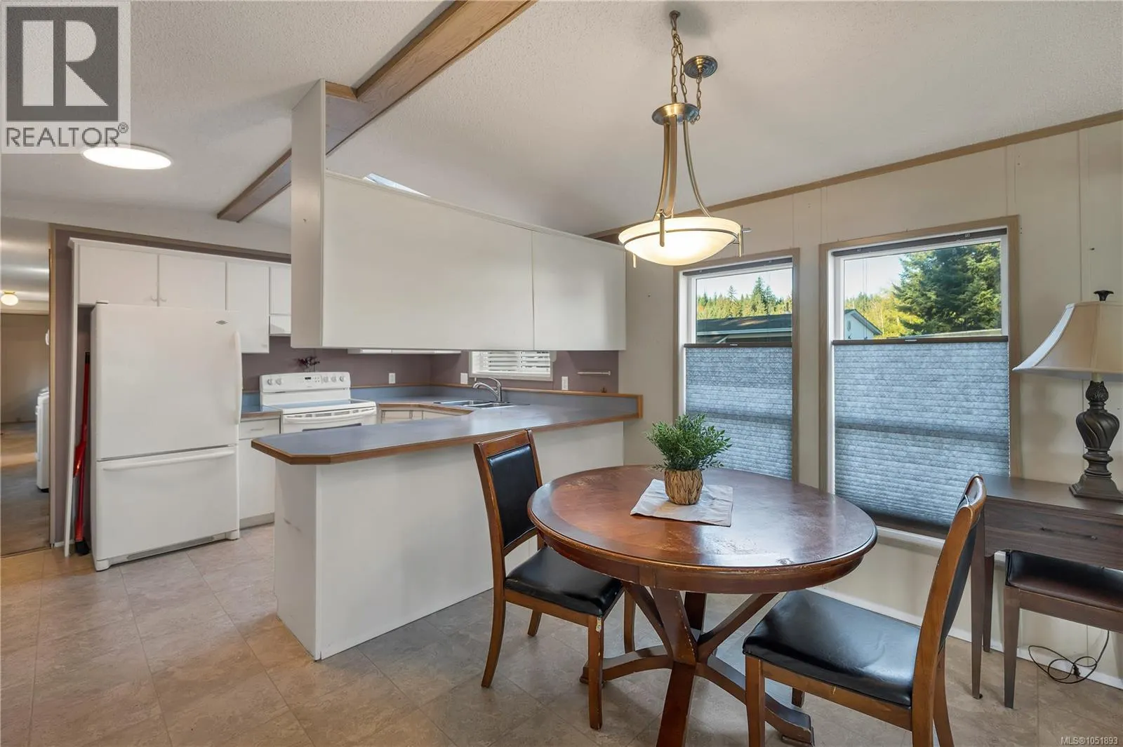 204 3120 ISLAND Hwy