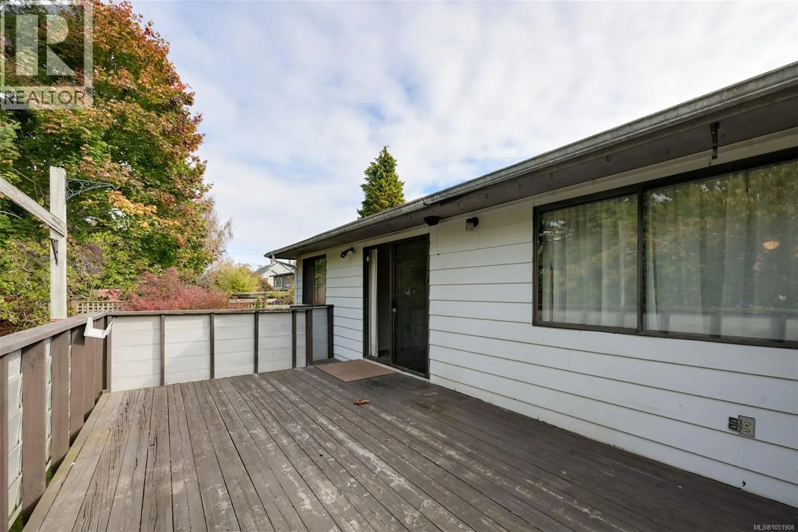 948 Dunsmuir Rd
