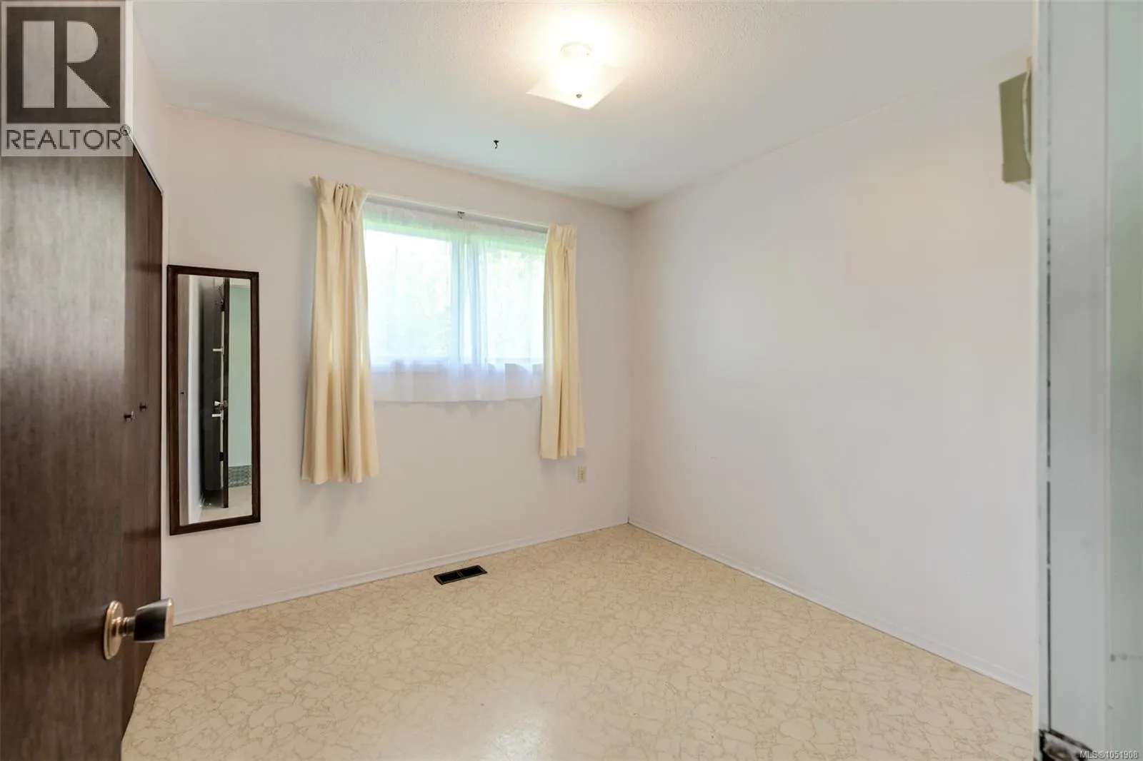 948 Dunsmuir Rd