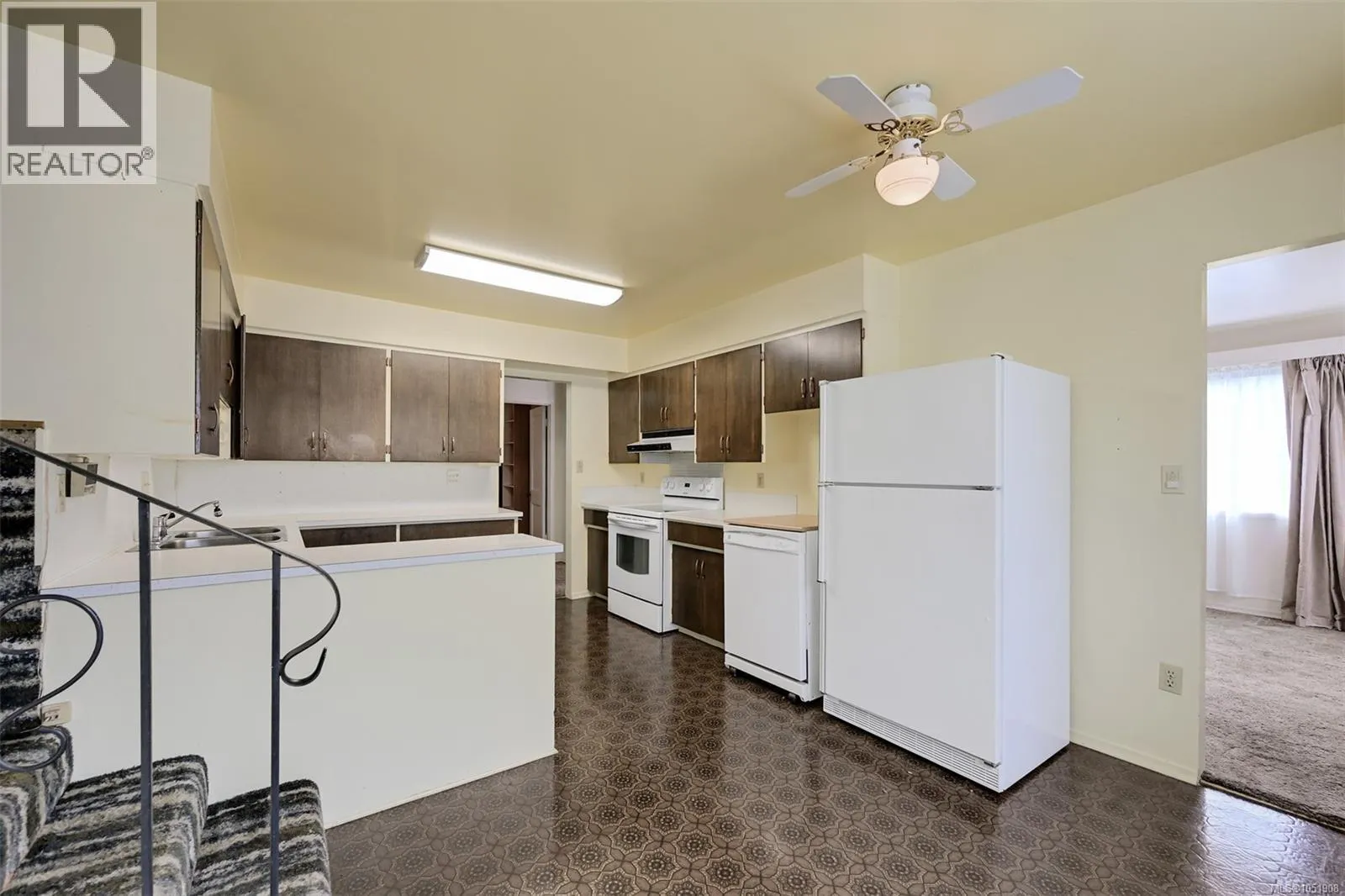 948 Dunsmuir Rd