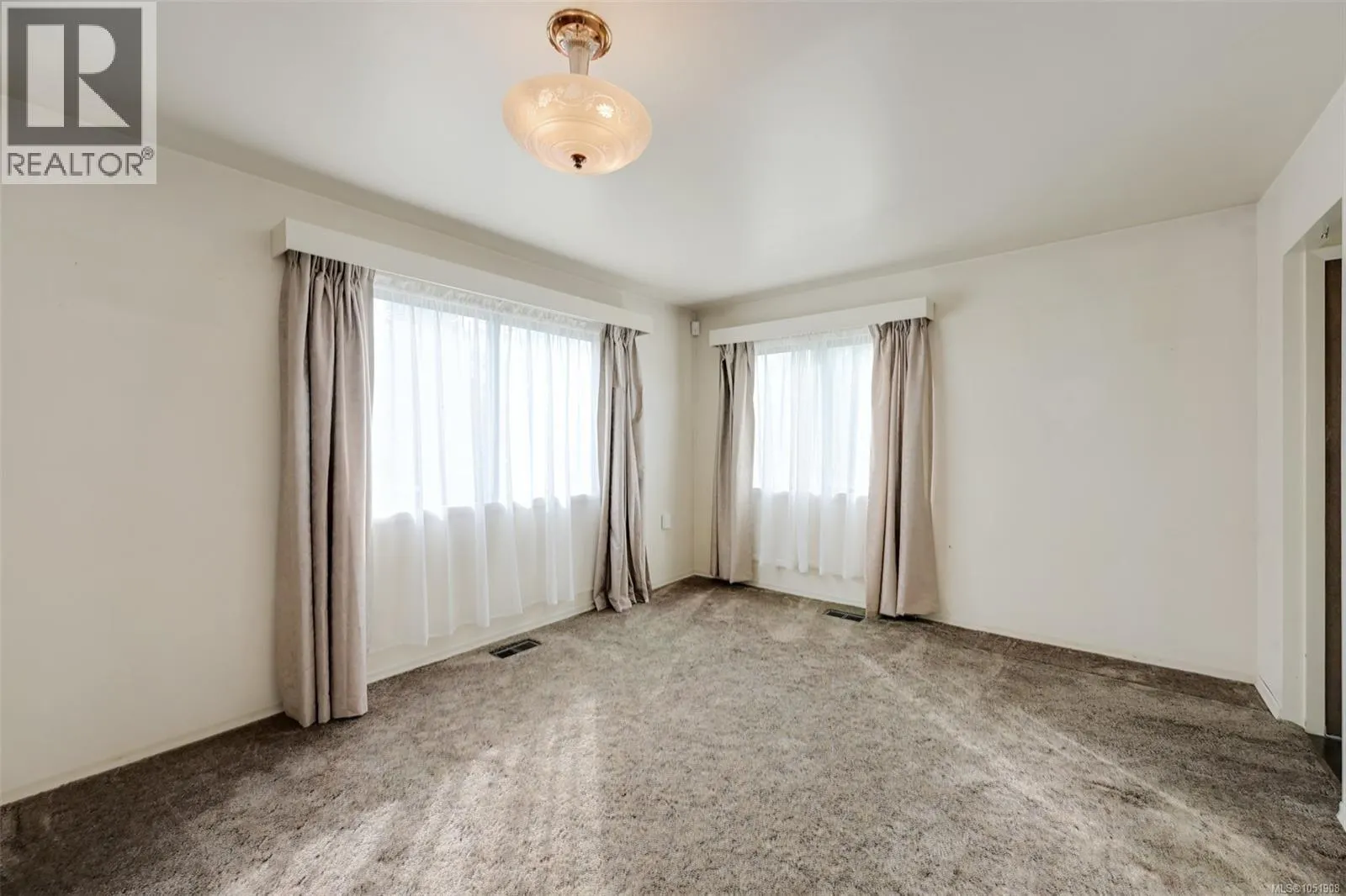 948 Dunsmuir Rd