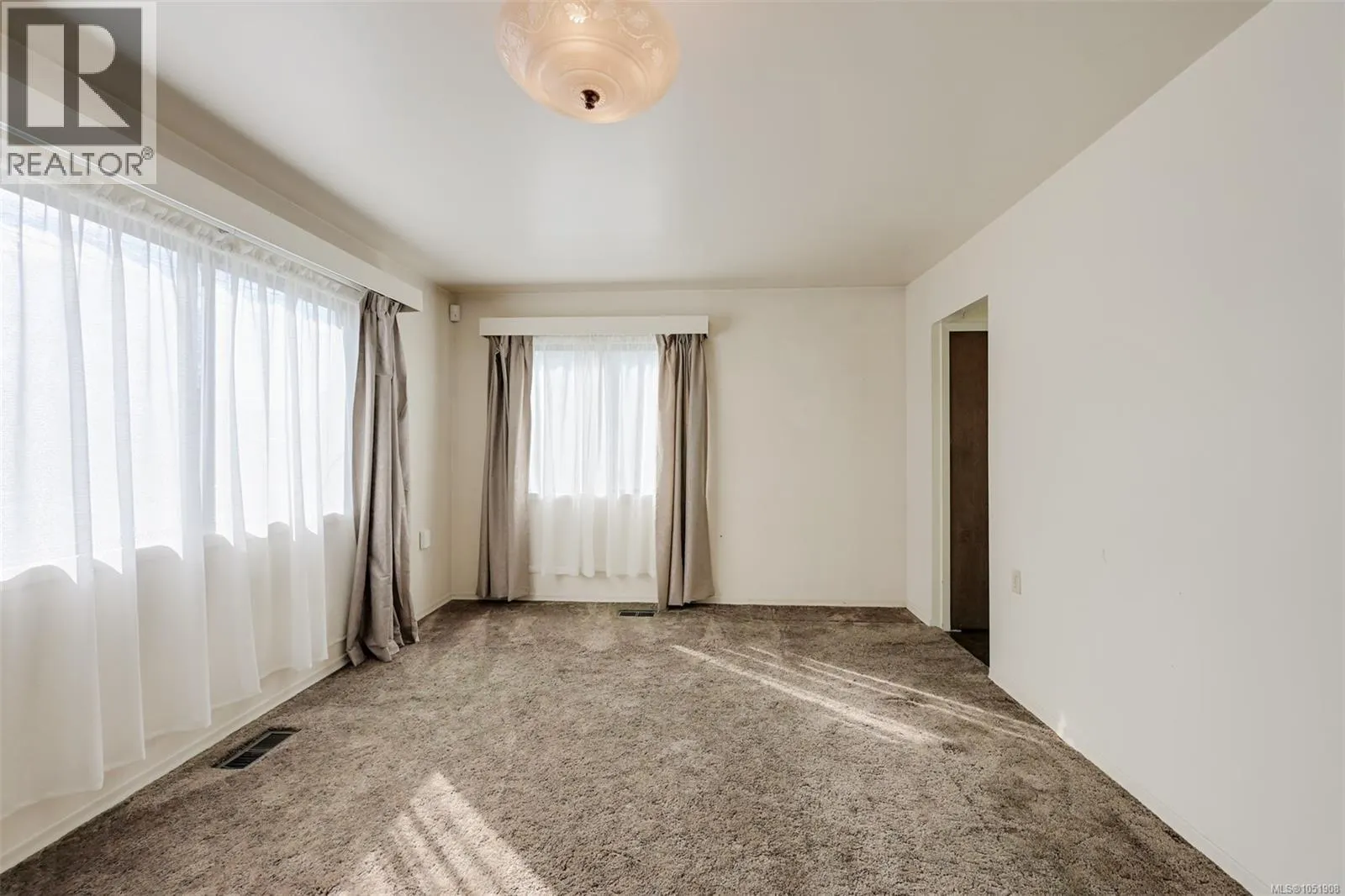 948 Dunsmuir Rd