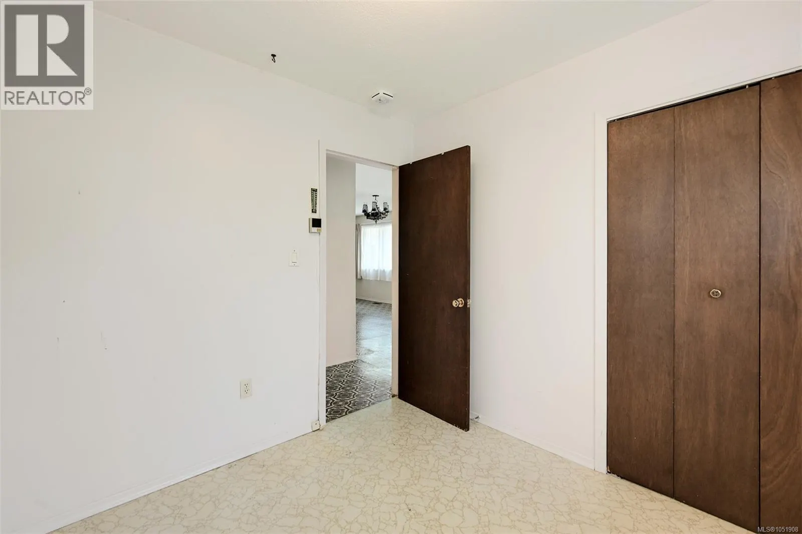 948 Dunsmuir Rd