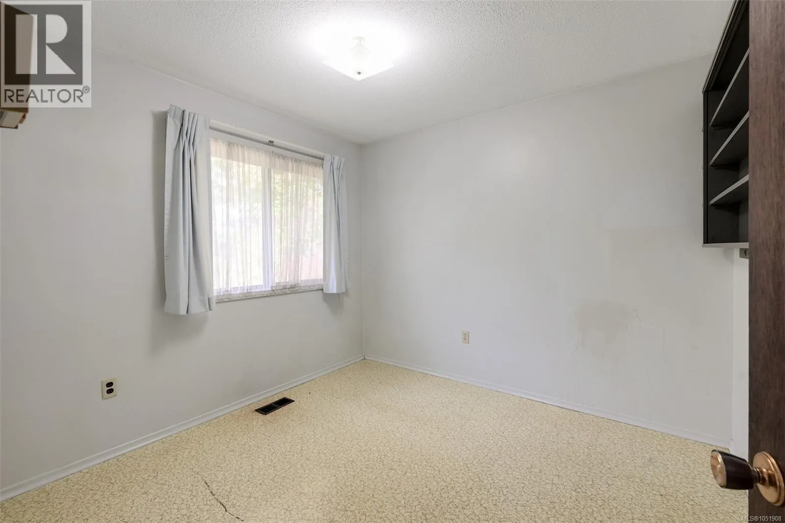948 Dunsmuir Rd
