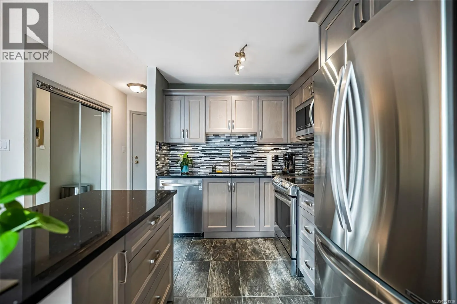 464E 4678 Elk Lake Dr