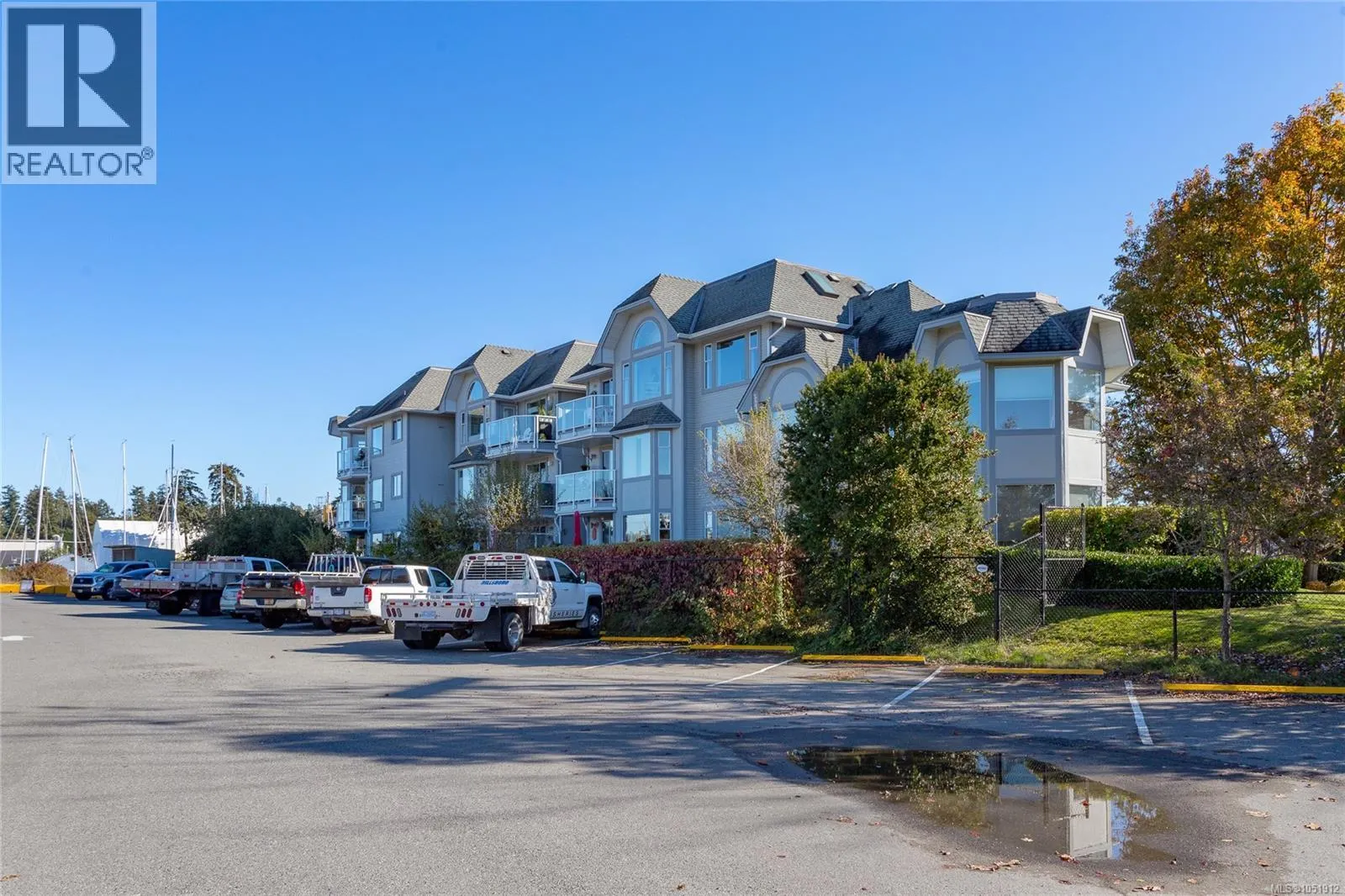 201 10431 Resthaven Dr