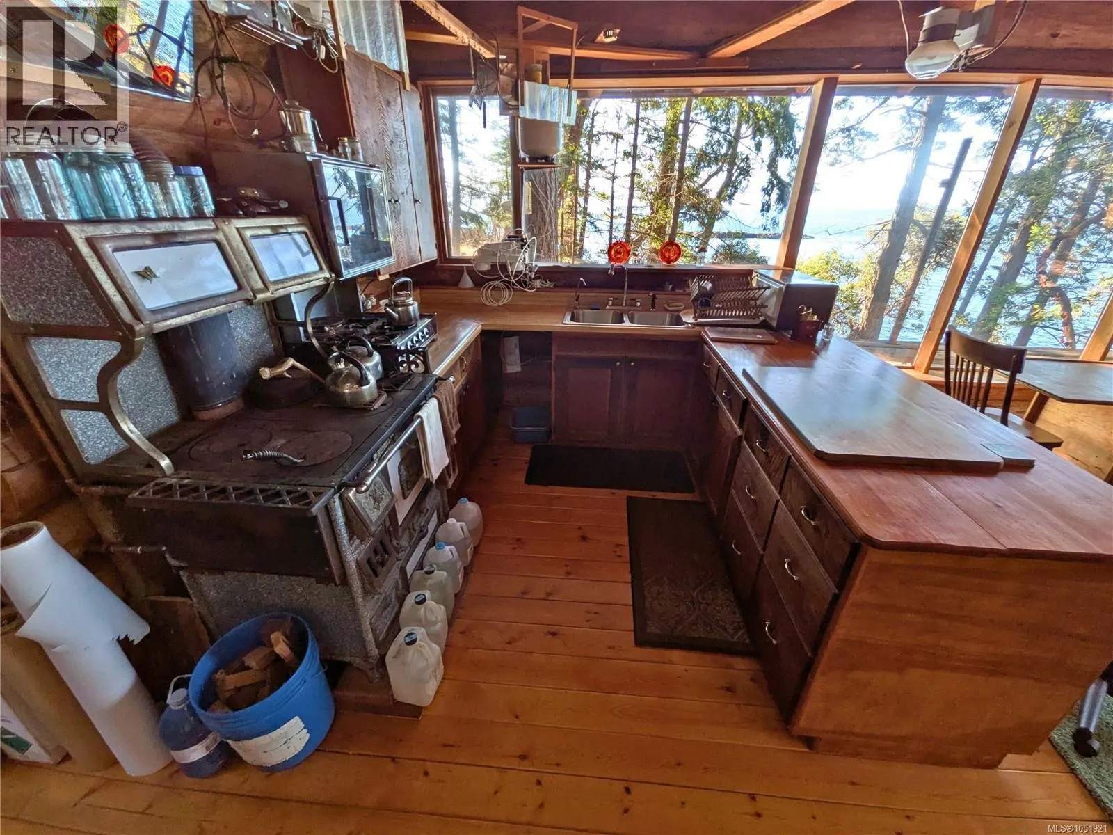3 Grant Rd