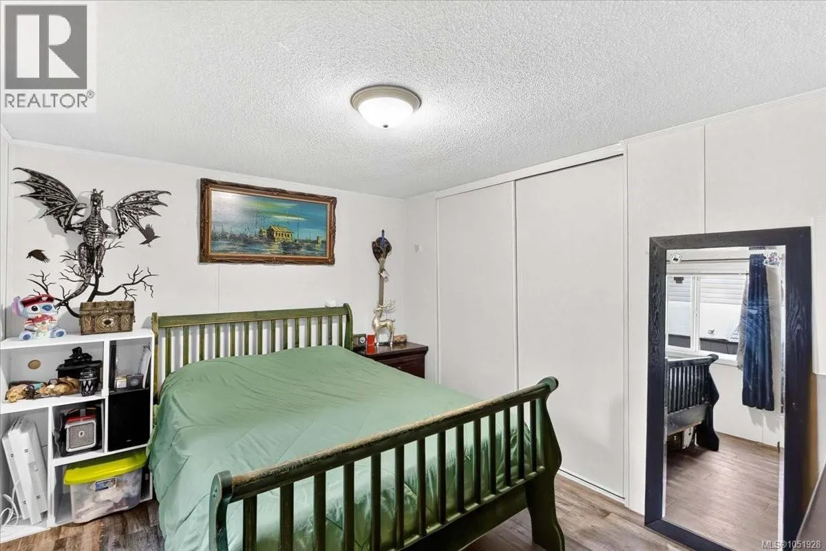 3 10325 Lakeshore Rd