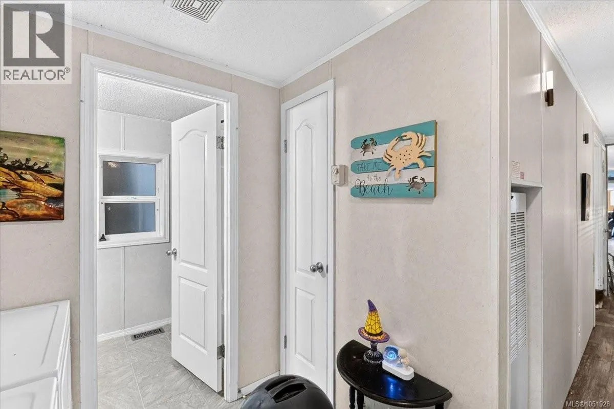 3 10325 Lakeshore Rd