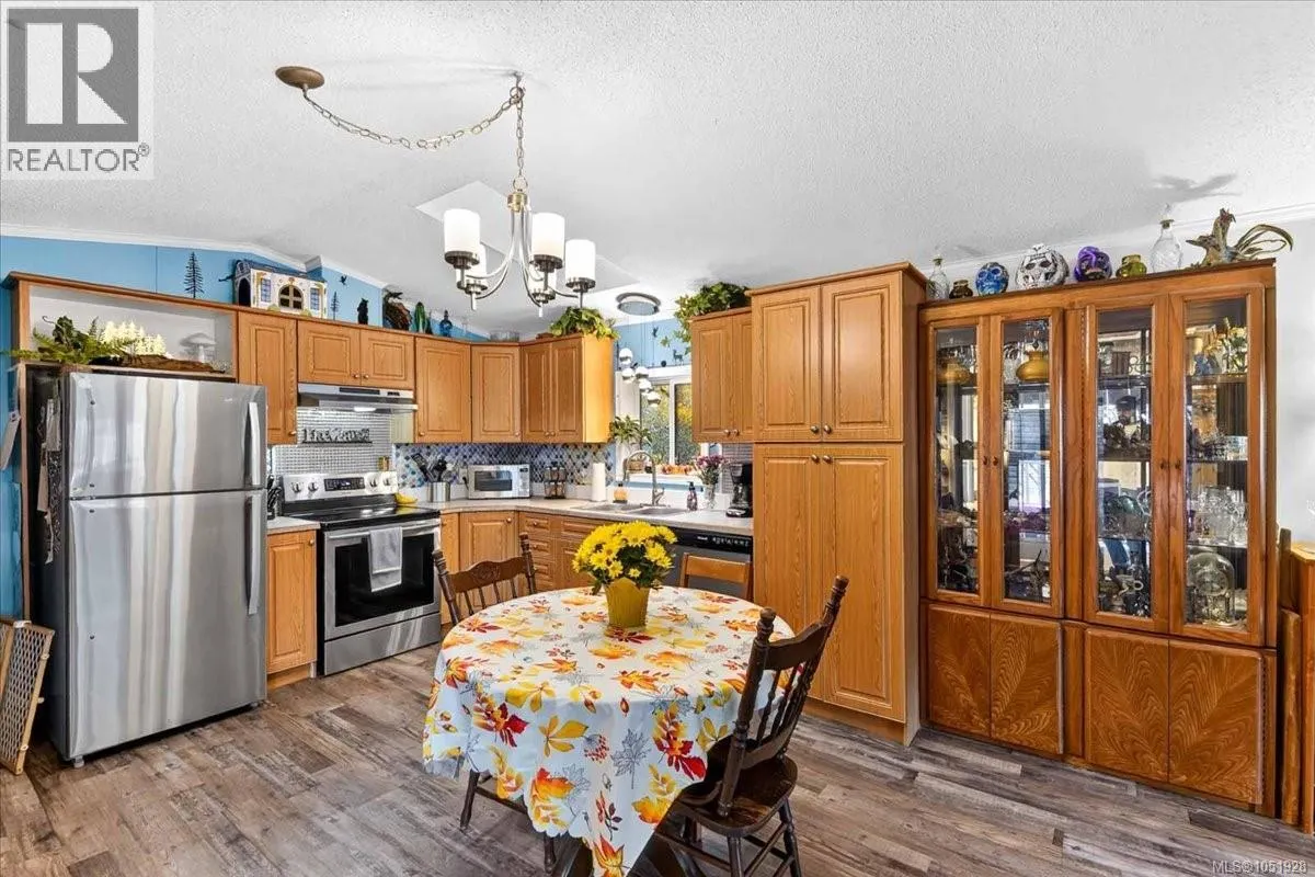 3 10325 Lakeshore Rd