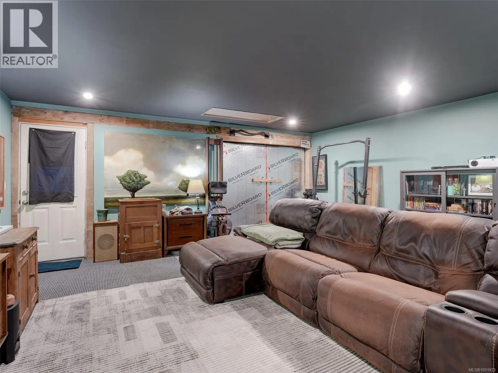 68 Crease Ave