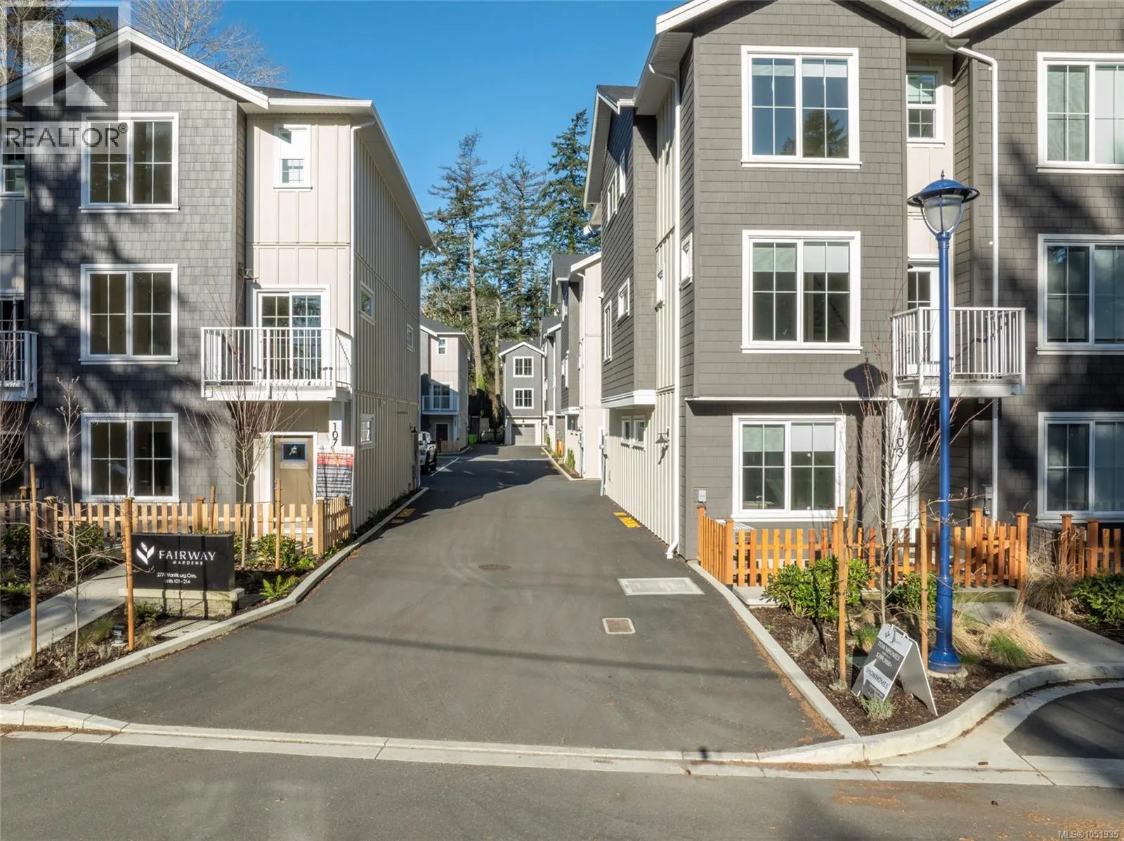 214 2770 Vantilburg Cres