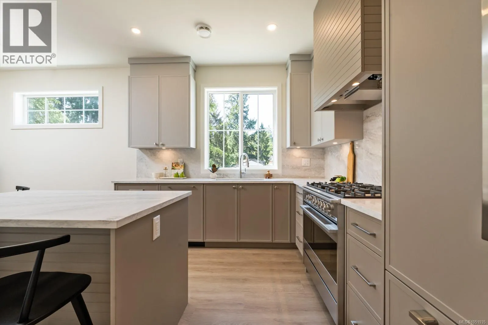 214 2770 Vantilburg Cres