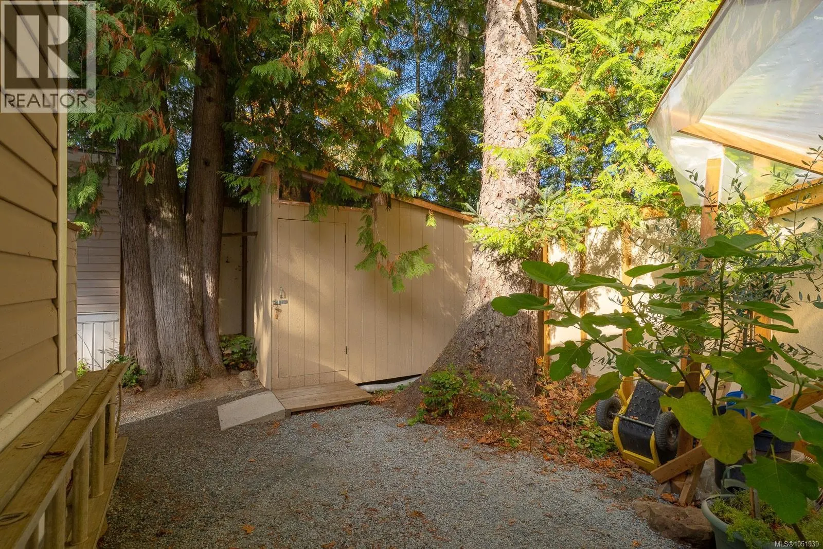 2 3258 Alberni Hwy